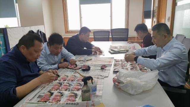 将“焦炭味”变为“油墨香” 建行无锡分行真情服务兑换“火烧币”