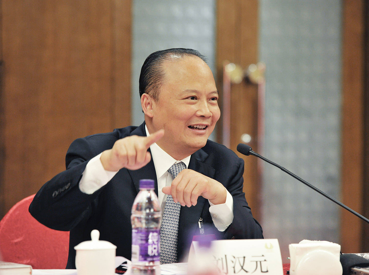 通威集团董事局主席刘汉元：支持我国“新三样”产业链出海 助力人民币国际化